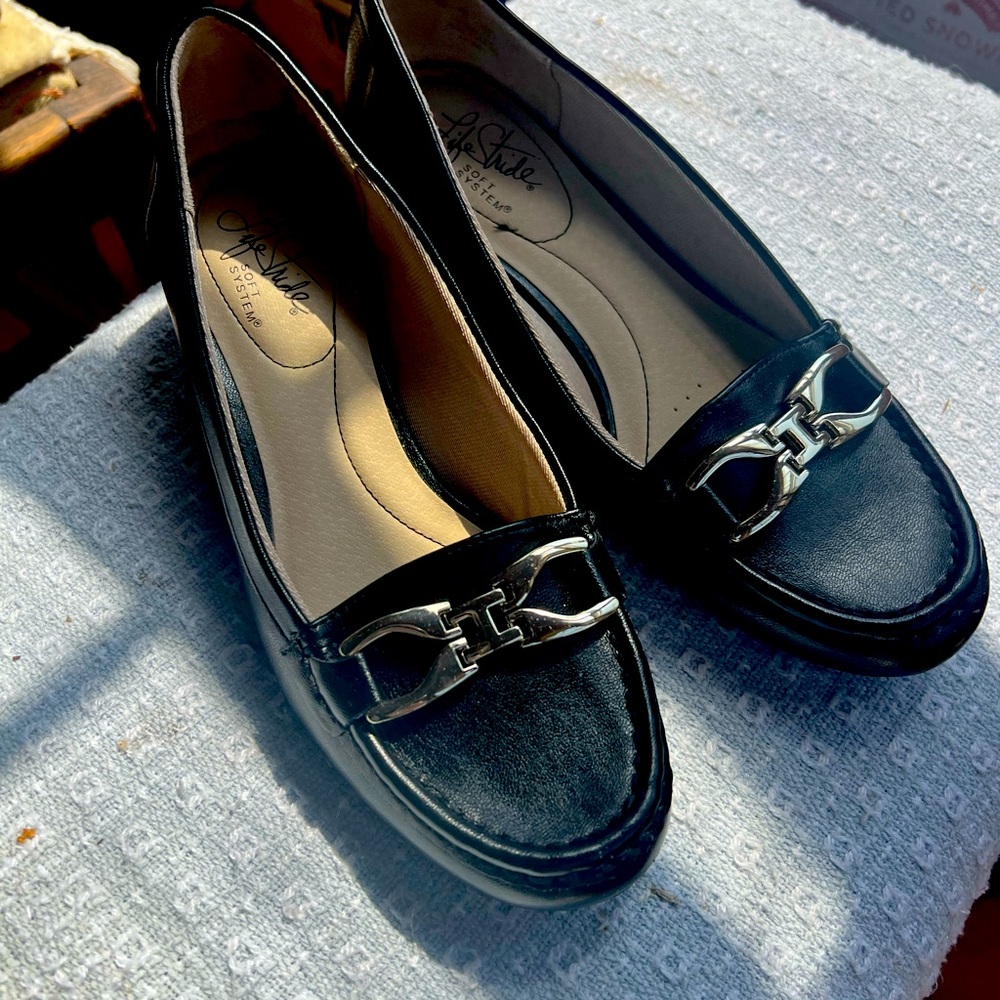 Life stride stylish flats loafers size 7